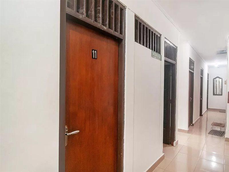 Oyo 2256 Danysa Guesthouse Jakarta Luaran gambar