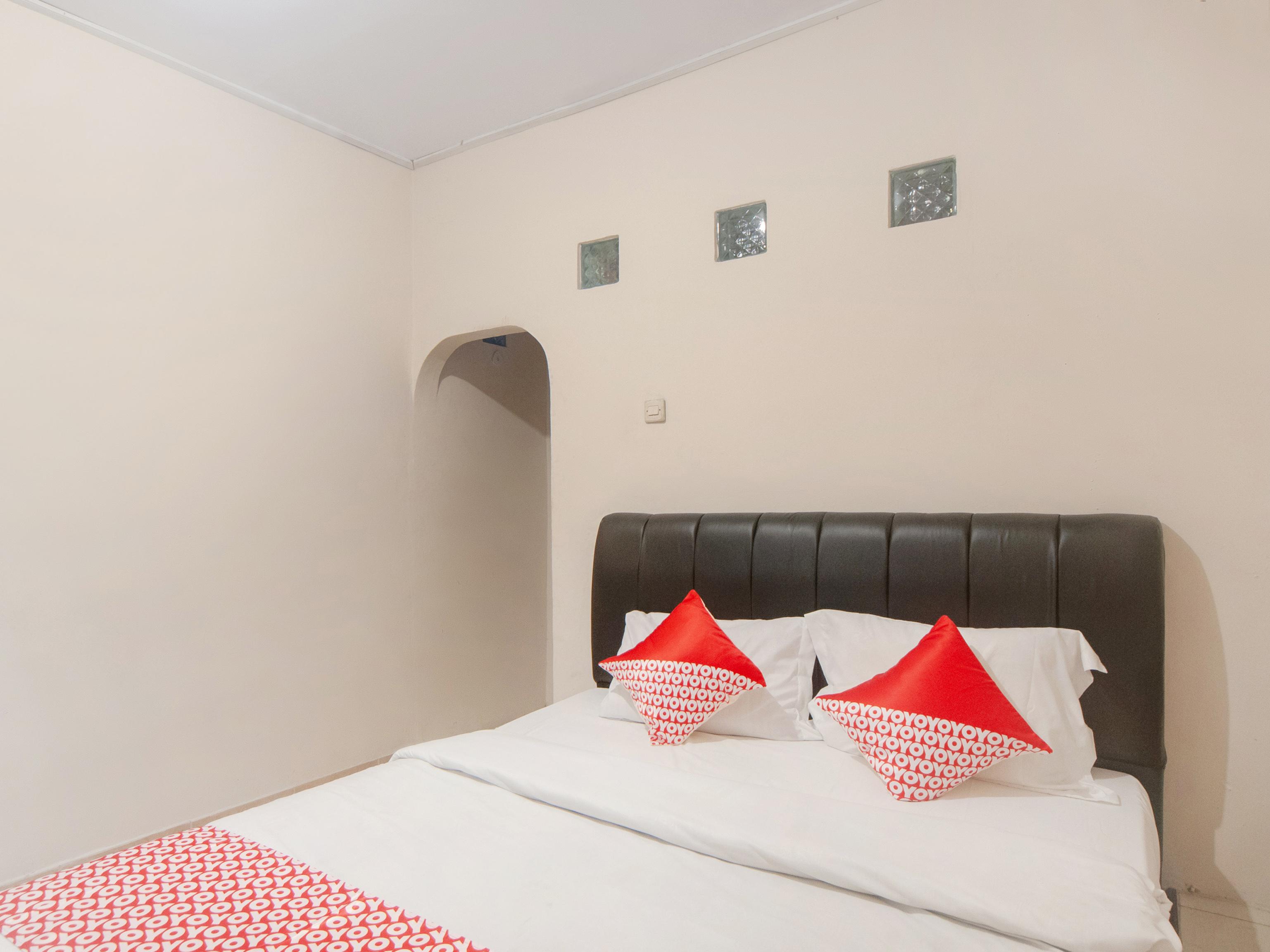 Oyo 2256 Danysa Guesthouse Jakarta Luaran gambar