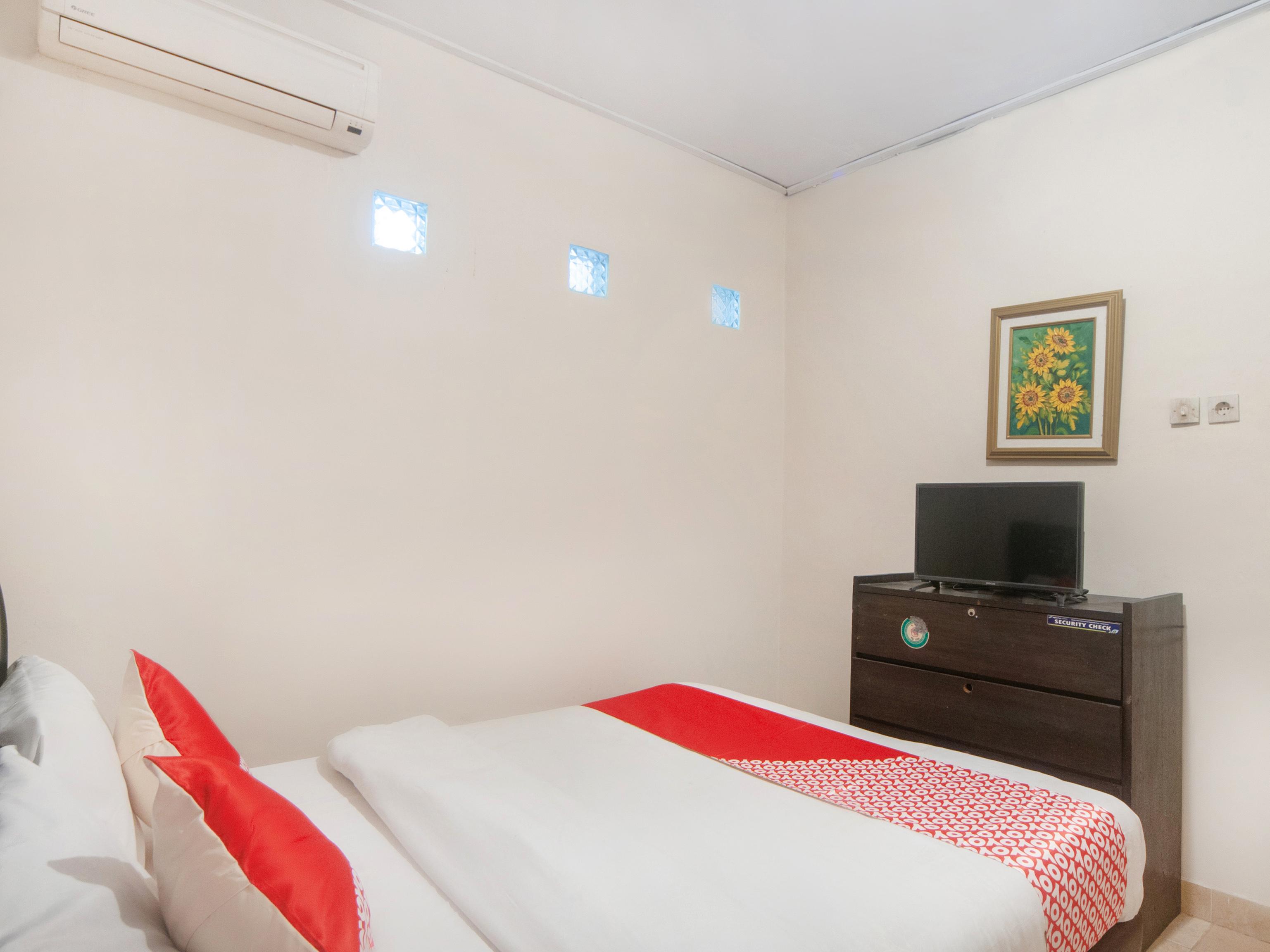 Oyo 2256 Danysa Guesthouse Jakarta Luaran gambar