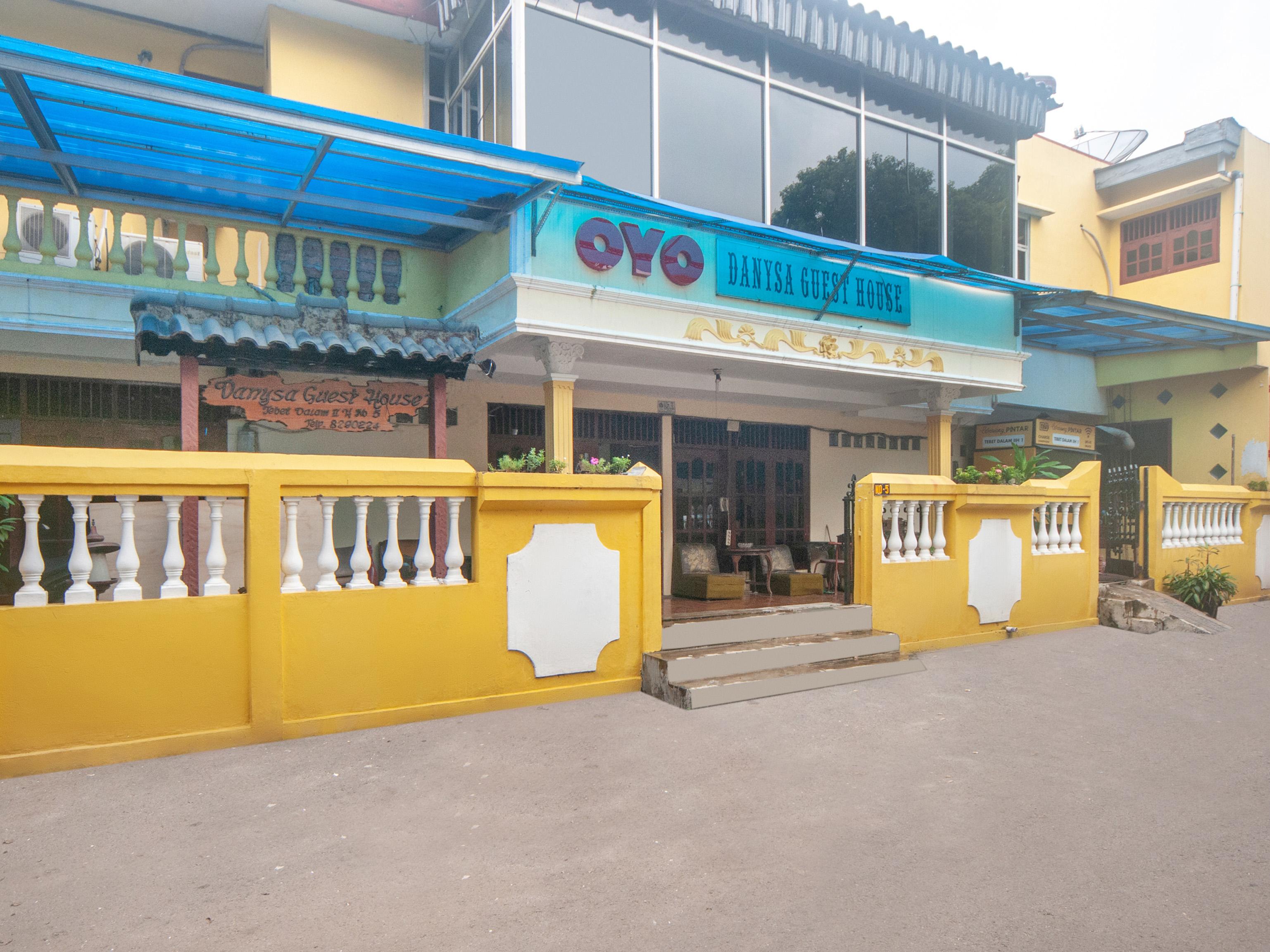Oyo 2256 Danysa Guesthouse Jakarta Luaran gambar