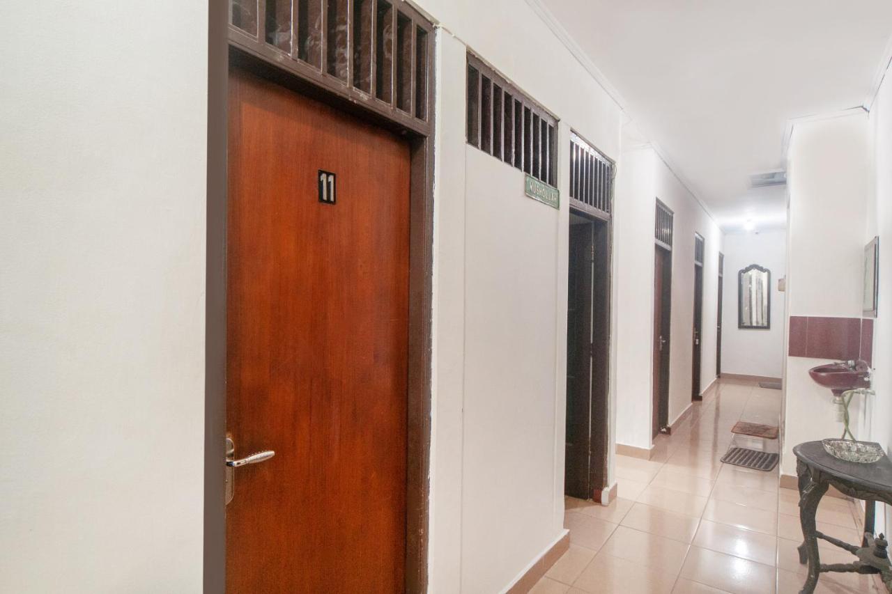 Oyo 2256 Danysa Guesthouse Jakarta Luaran gambar